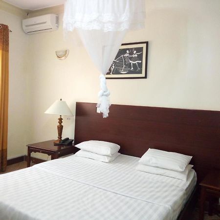 Peniel Beach Hotel Entebbe Eksteriør billede