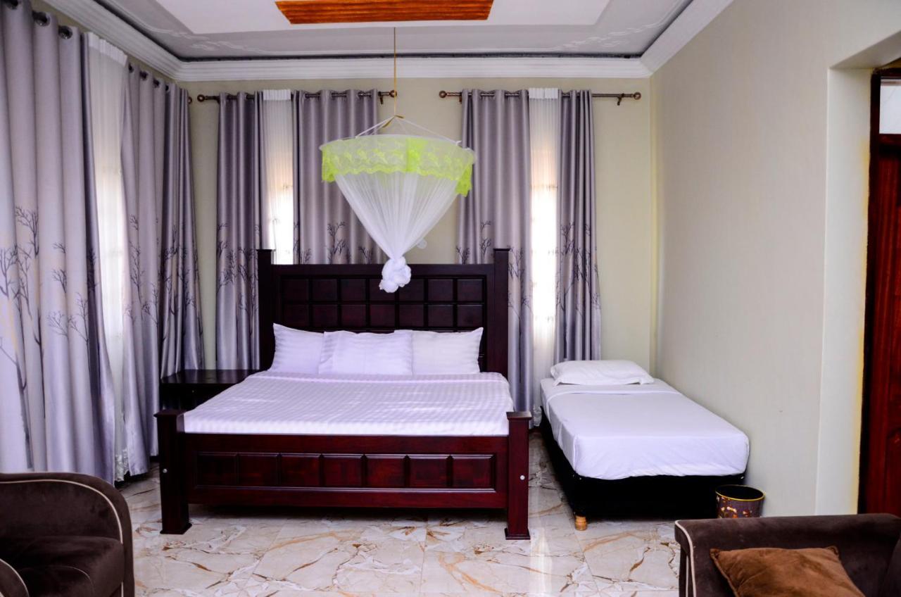 Peniel Beach Hotel Entebbe Eksteriør billede
