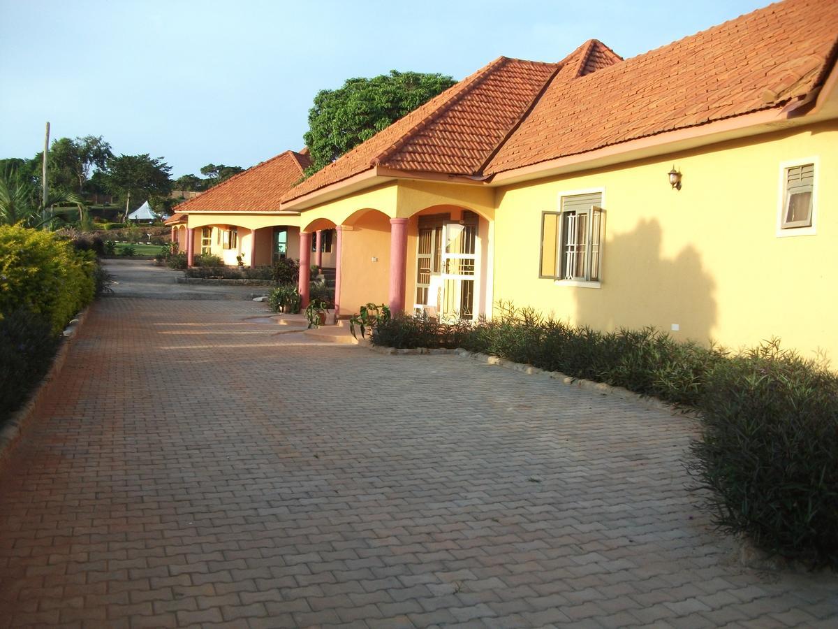 Peniel Beach Hotel Entebbe Eksteriør billede
