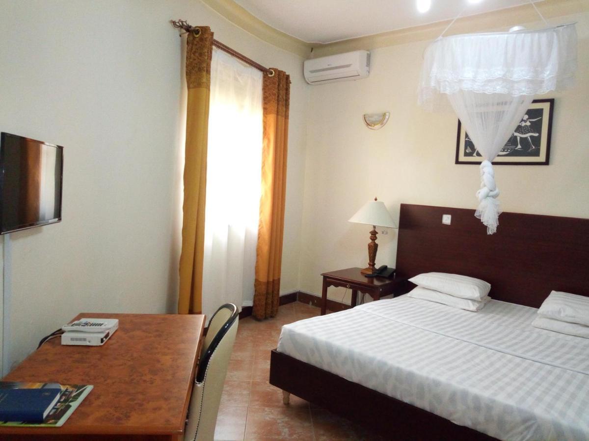 Peniel Beach Hotel Entebbe Eksteriør billede